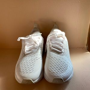 White Nike airmax 270